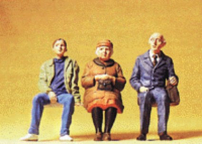 Preiser 45081 Seated People Wearing Fall Clothes