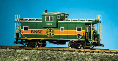 USA Trains R12111 BNSF Caboose, Green/Orange