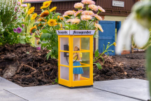 Pola 333231 Telephone Box with Figure