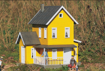 PIKO 62221 "Aunt Bea's" Farmhouse