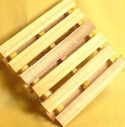 M0815 G Scale Freight Wood Pallet - Set of 2