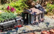 Pola 330890 Secondary Line Engine Shed