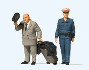 Preiser 44915 Traveler & Female Police Officer