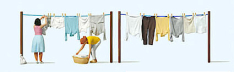 Preiser 44936 Women Hanging Laundry