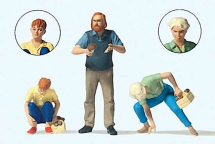 Preiser 44941 Mushroom Pickers