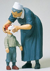 Preiser 45507 Protestant Sister with Child