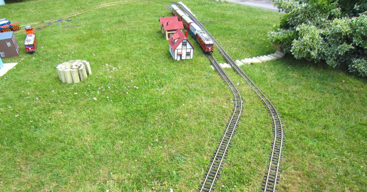 How To Build a Durable, All-Weather Garden Railway