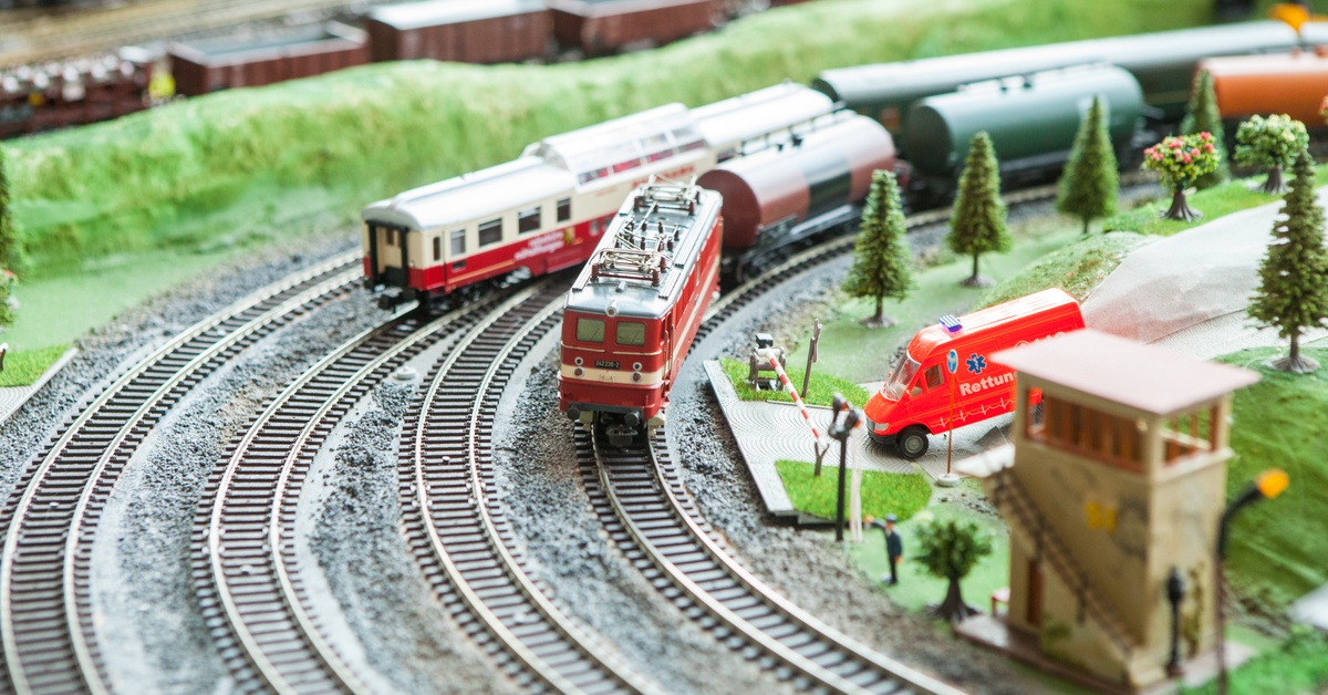 10 Reasons To Use DCC on Your New Model Train Layout